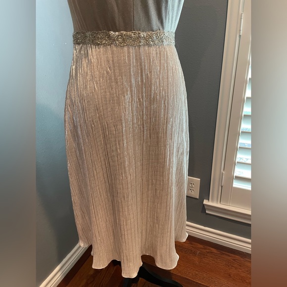 Tahari Stone/Silver Dress - Picture 2 of 6